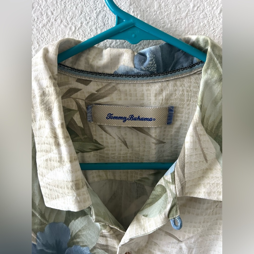 Tommy Bahama Brand/Shirt/Men’s/Hawaiian - Picture 6 of 12